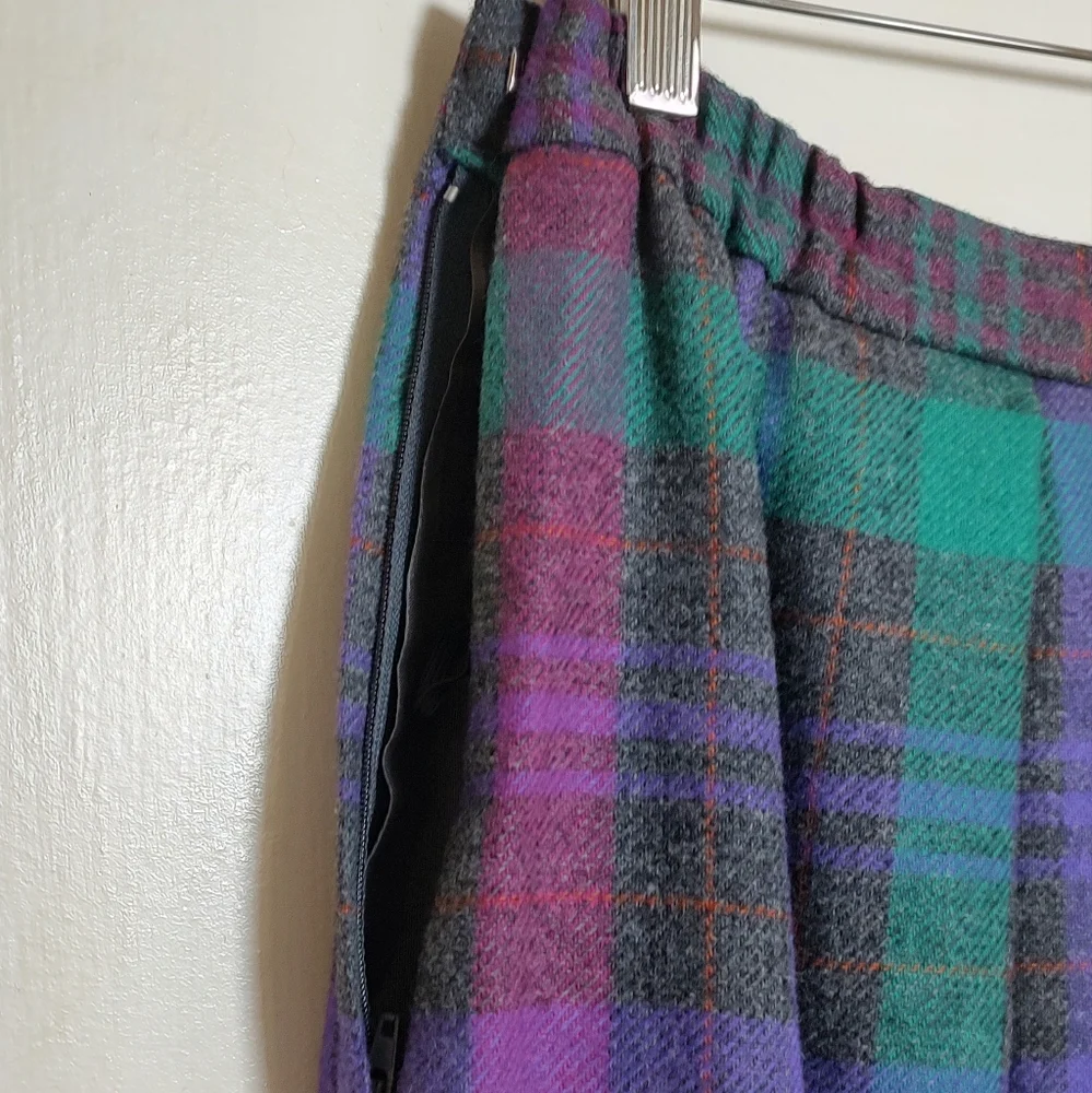 Country Suburbans Vintage Wool Plaid A-Line Skirt - Green and Purple - Picture 4 of 7